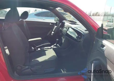 2014 Volkswagen Beetle 2.5L Entry z USA, uszkodzony, nr VIN 3VWFP7ATXEM611114